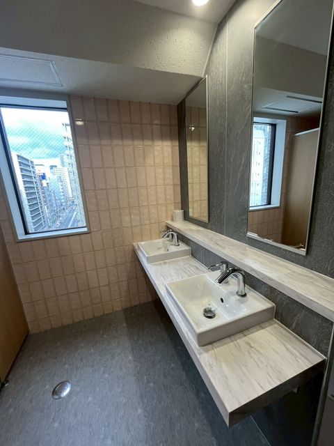 コスモ西本町ビル (3).jpg