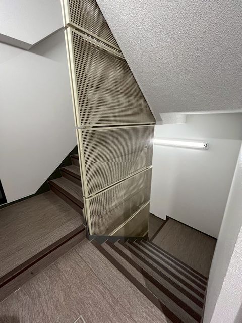 難波御堂筋ウエスト (6).jpg