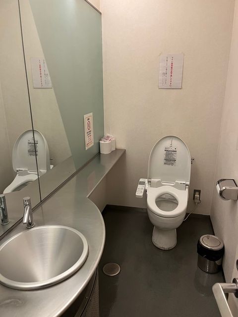 アズワン別館ビル (1).jpg