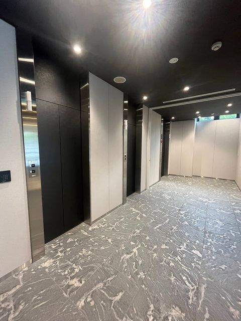 Osaka Metro なんばビル (1).jpg