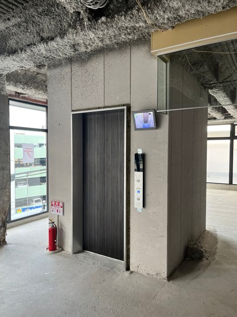 京橋ダブルスタービル本館 (3).jpg