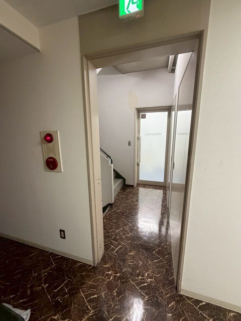 第一住建裁判所前 (6).jpg