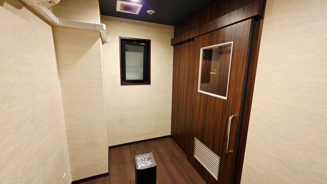10_喫煙室(ビズミックス淀屋橋).jpg