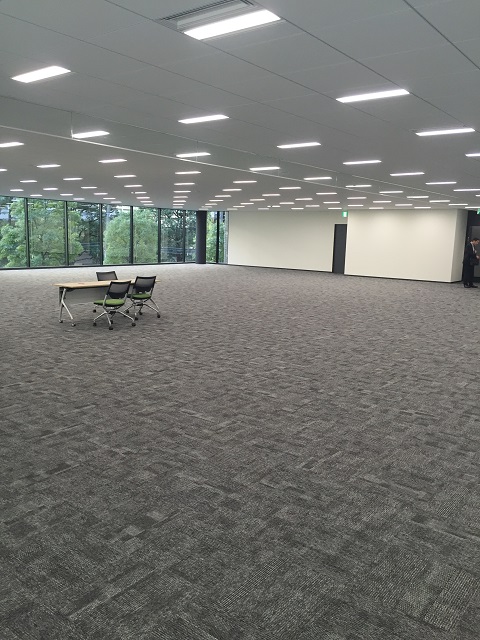 シュナイダーエレクトリック大阪ビル (7).JPG