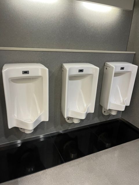 京阪神淀屋橋 (10).jpg