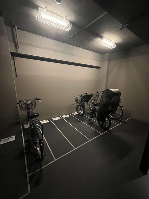 RE-017 (18).jpg