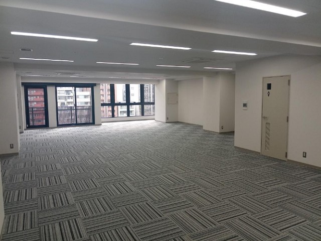 CROSS BLDG.室内１.jpg