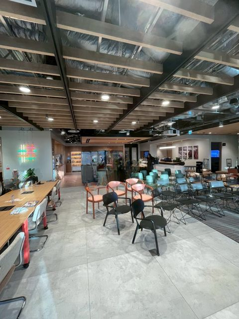 WeWork(本町ガーデンシティテラス) (1).jpg