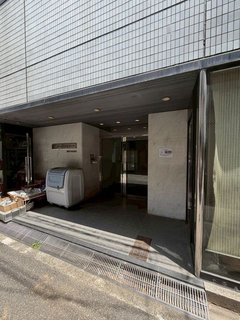 第一住建裁判所前 (1).jpg
