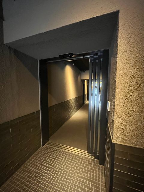 RE-017 (7).jpg