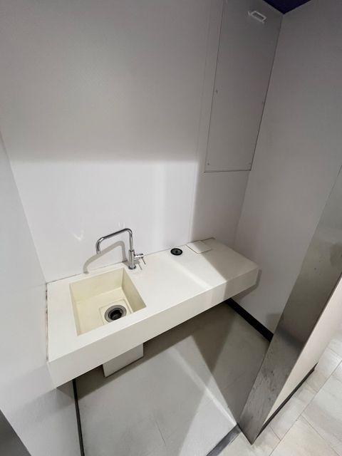 アドーラブル南堀江 (2).jpg
