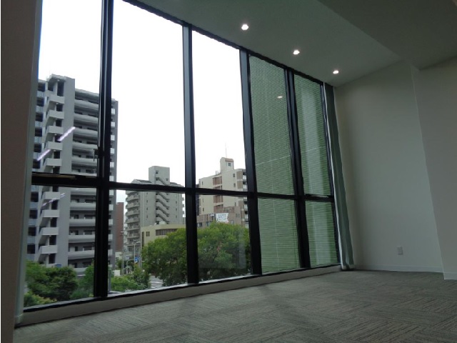 バッジ室内2.jpg