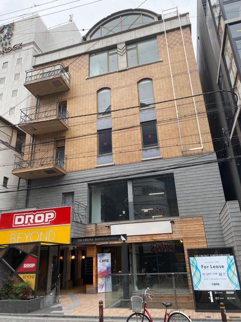 TRI FRONT心斎橋外観.jpg