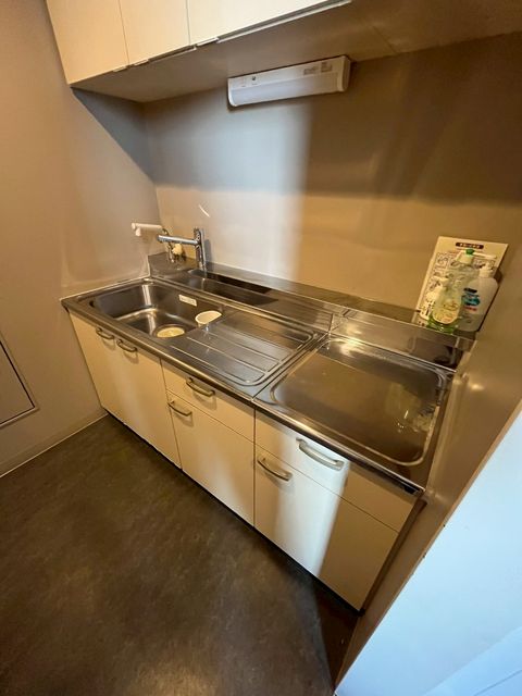 Osaka Metro本町 (11).jpg