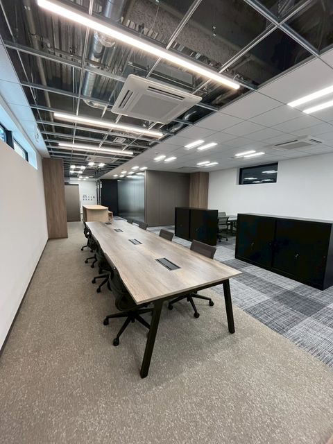 L．Biz大阪本町 (4).jpg