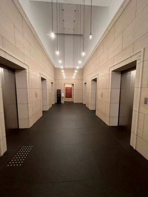 Osaka Metro本町 (19).jpg