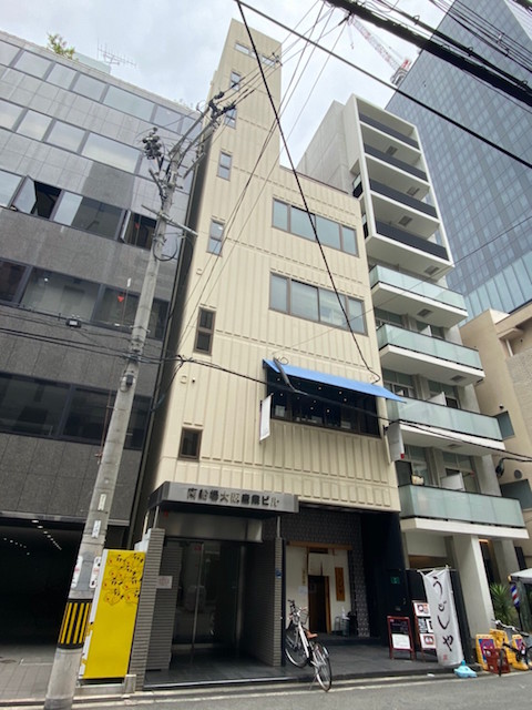 南船場大阪産業_外観.jpg