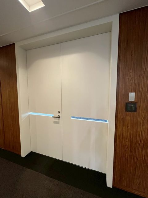 Osaka Metro本町 (5).jpg